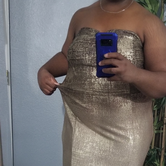 🍾The Luxe Life Strapless Gown 🥂 - Picture 8 of 11